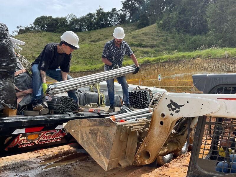 Finalizó la importación de los equipos donados por Francia para construir la planta Valbiores en La Ceja