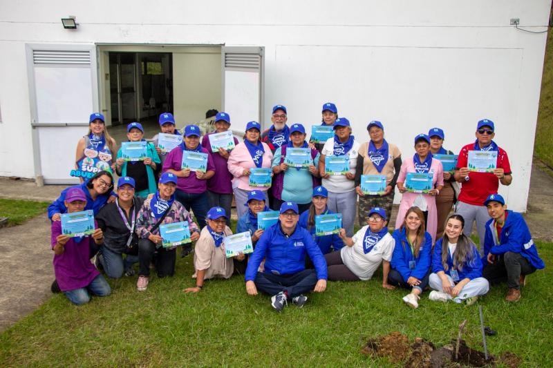 Adultos mayores de La Ceja se graduaron como “Súper Abuelitos”, nuevos guardianes del planeta en el Mes del Adulto Mayor